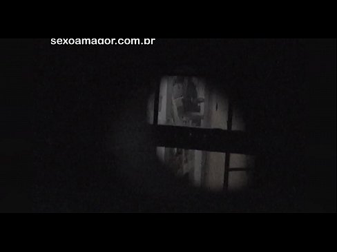 ❤️ Blondiin saab salaja videolevi naabruskonna voyeuri poolt peidetud õõnsate telliskivide taha peidetud Porno at et.fullpornercom.ru ❤